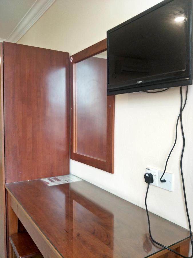 Tropicana Hotel Gemas Екстериор снимка