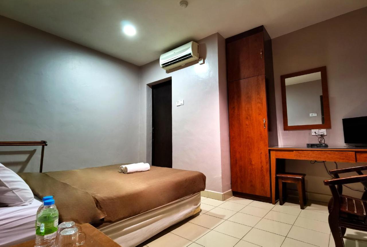 Tropicana Hotel Gemas Екстериор снимка