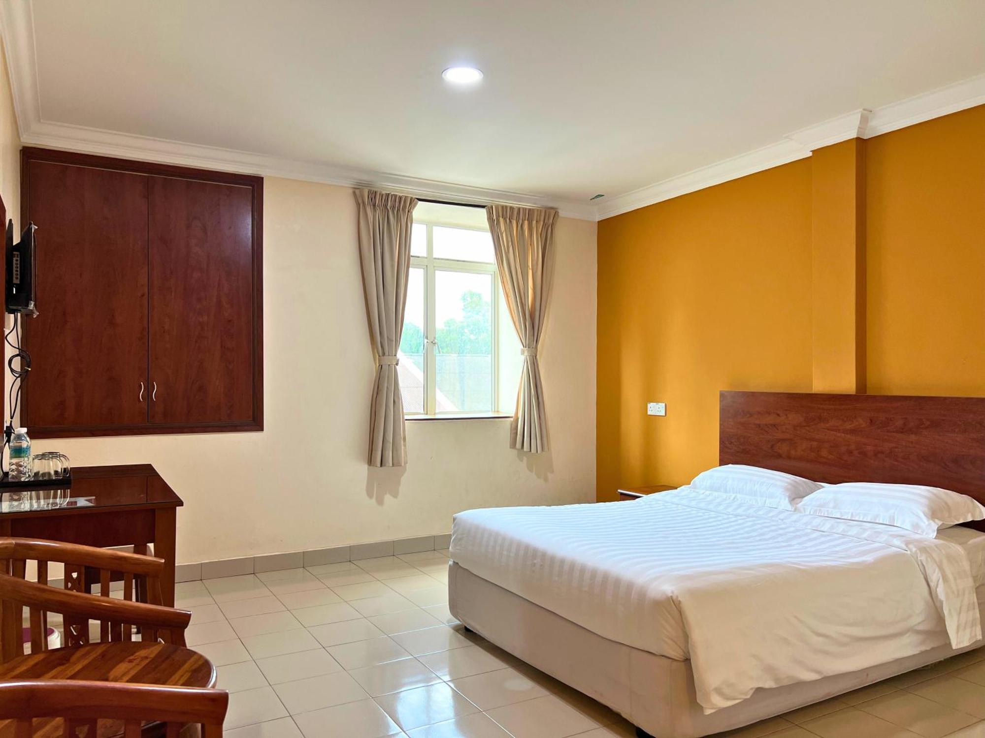 Tropicana Hotel Gemas Екстериор снимка