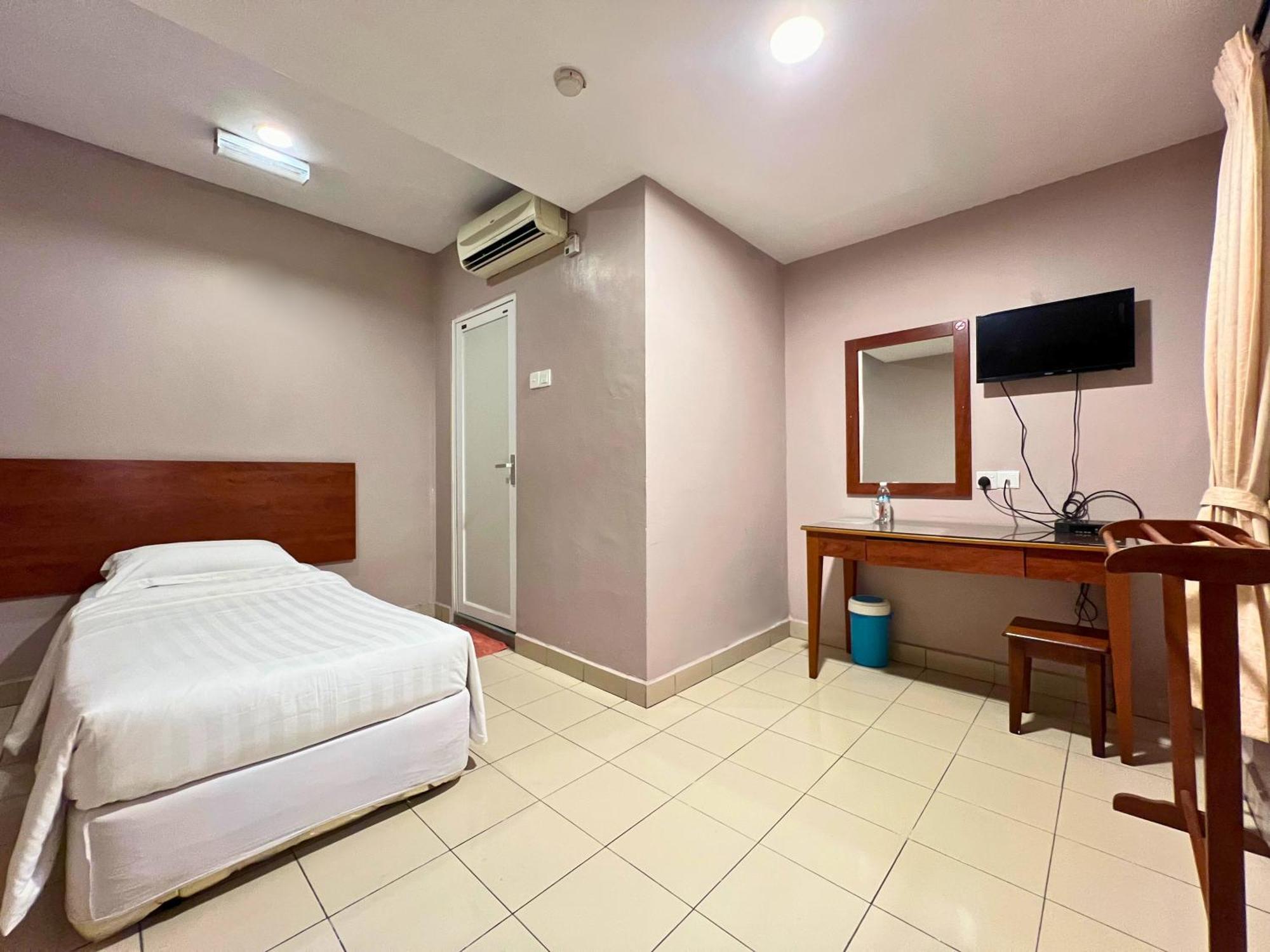 Tropicana Hotel Gemas Екстериор снимка
