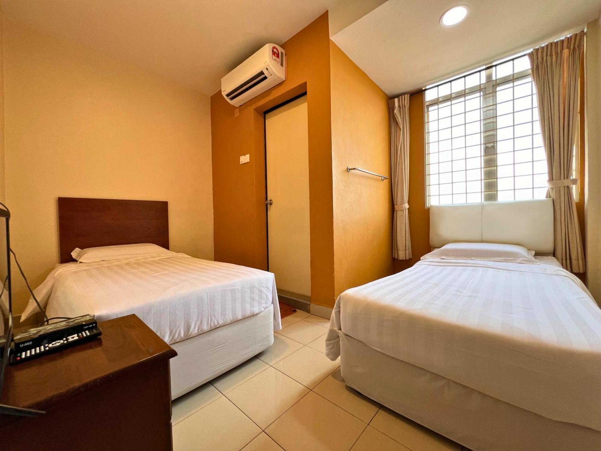 Tropicana Hotel Gemas Екстериор снимка