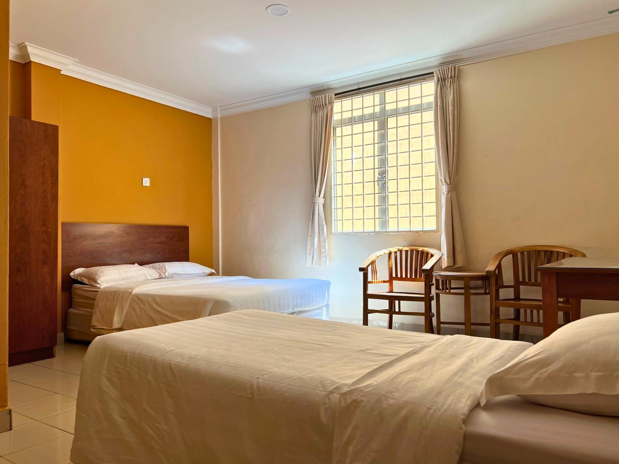 Tropicana Hotel Gemas Екстериор снимка