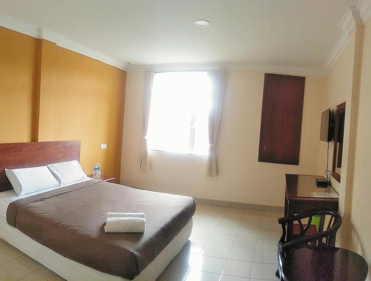 Tropicana Hotel Gemas Екстериор снимка