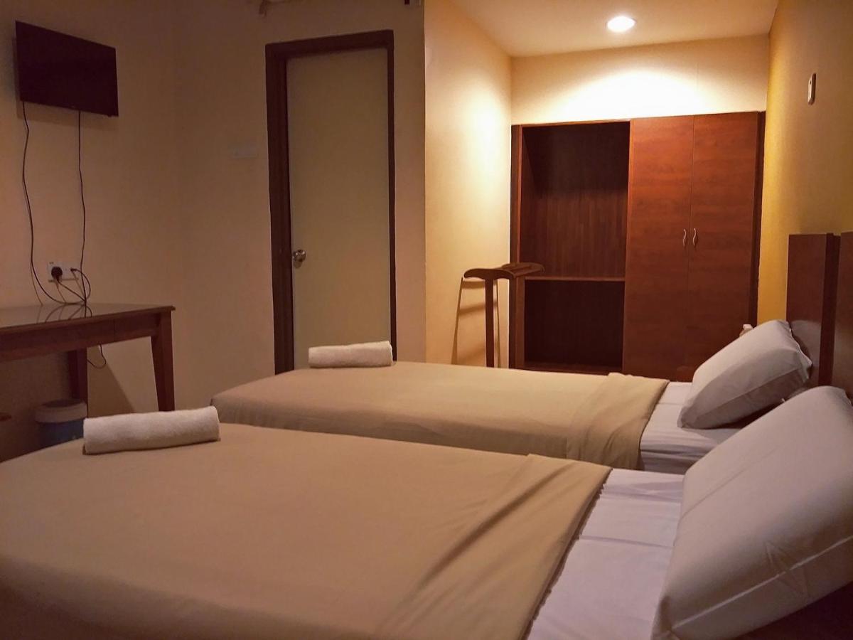 Tropicana Hotel Gemas Екстериор снимка