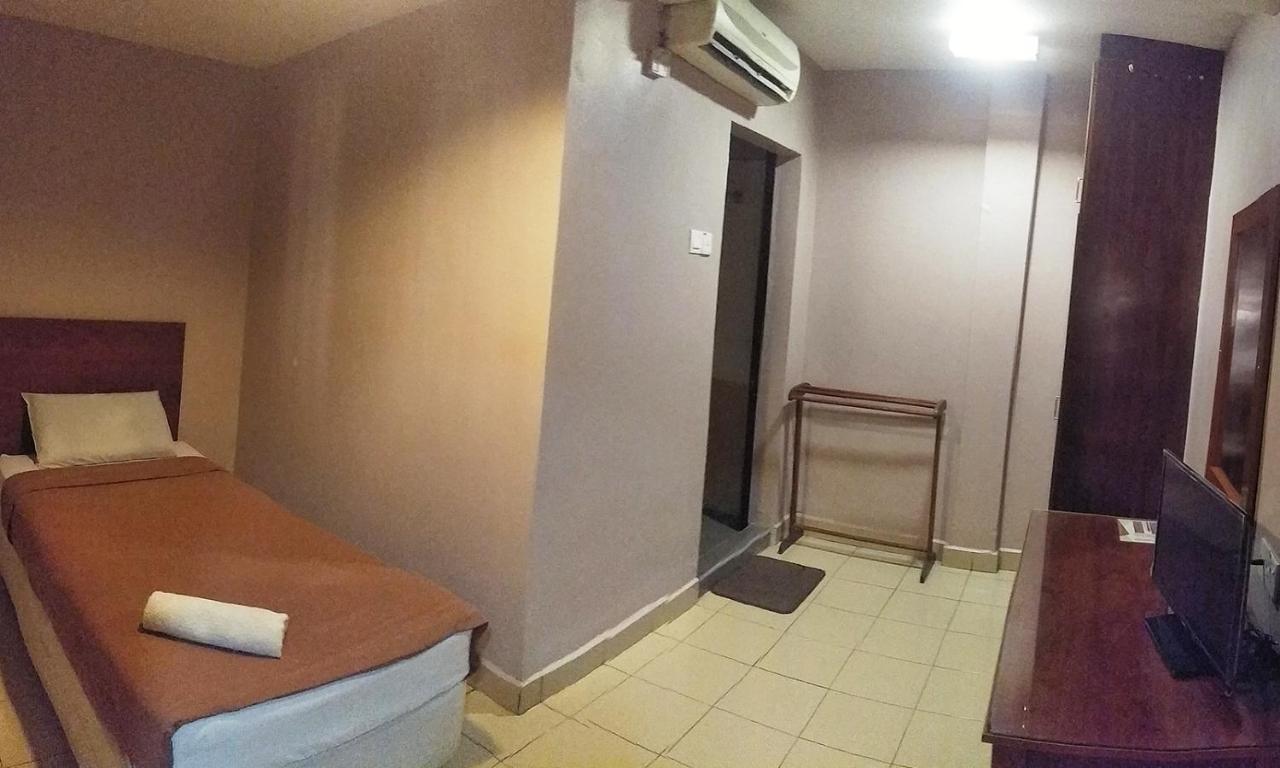 Tropicana Hotel Gemas Екстериор снимка