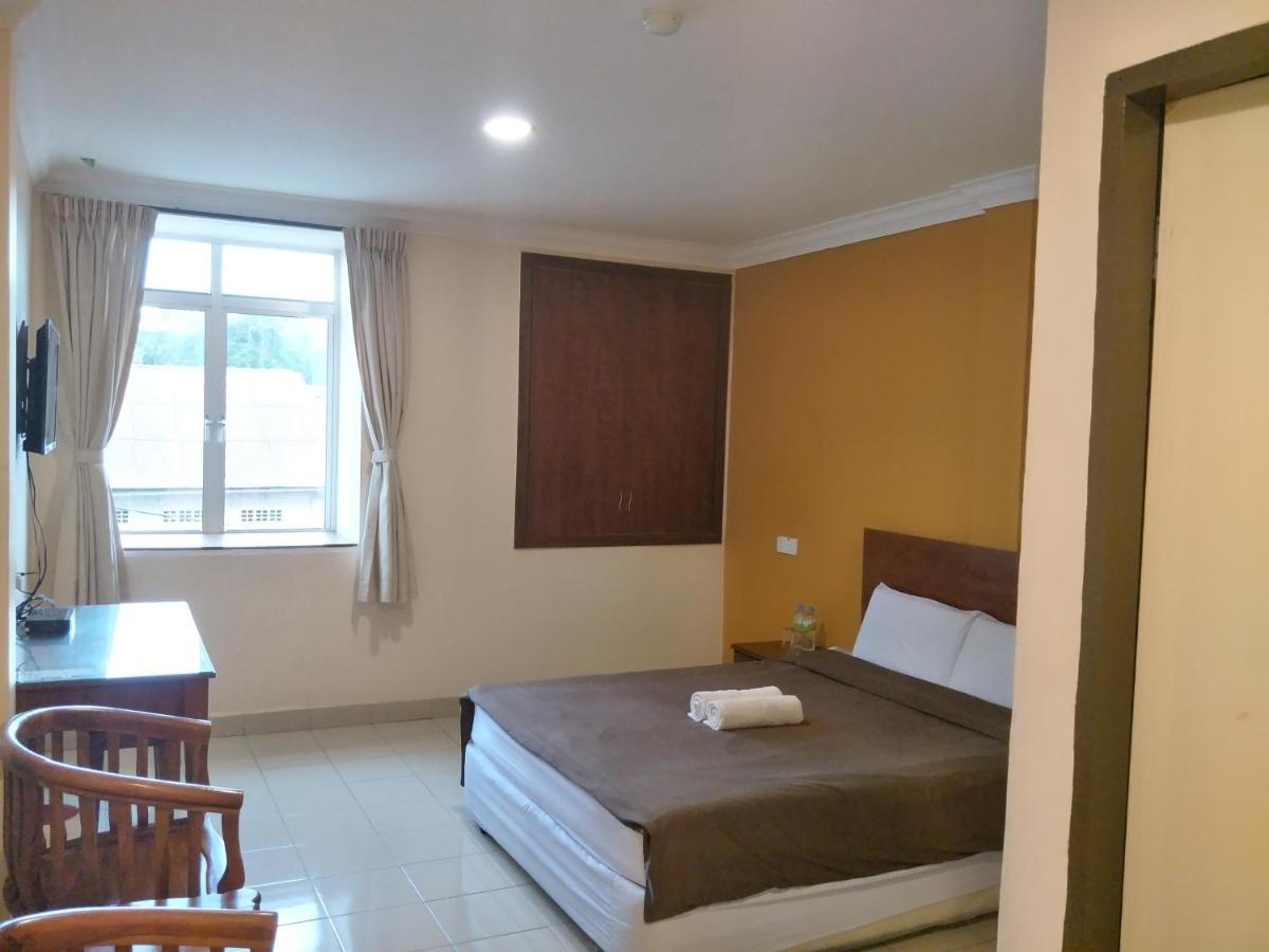 Tropicana Hotel Gemas Екстериор снимка